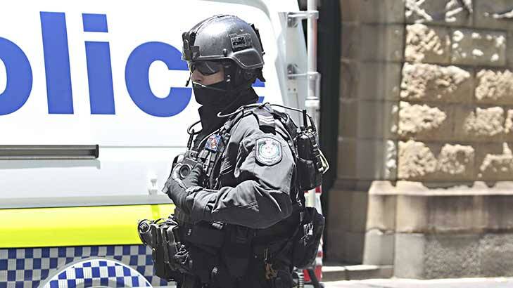 Bomb scare outside NSW Parliement  (Video Thumbnail)
