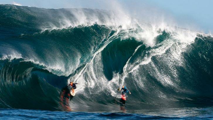 Taj Burrow and Mark Mathews, caring is sharing even in extreme circumstances., probably one of the craziest moments of 2014. Photo: Russell Ord