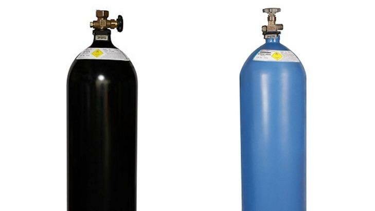 BOC oxygen gas tanks advertised on the company website are black, while BOC tanks containing nitrous oxide are light blue. 