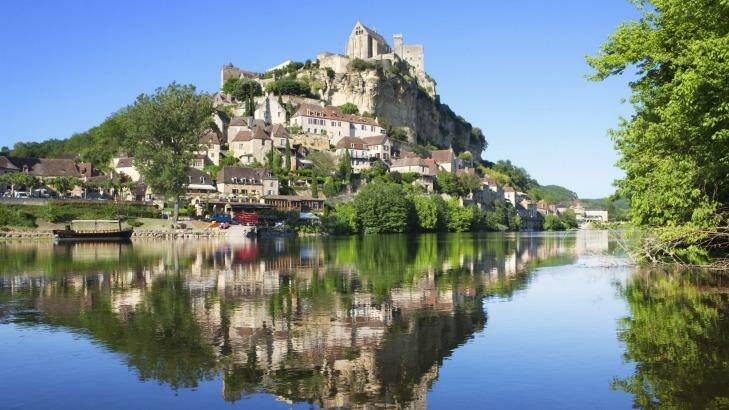 Castle and river Dordogne, France. Photo: Laurie Noble