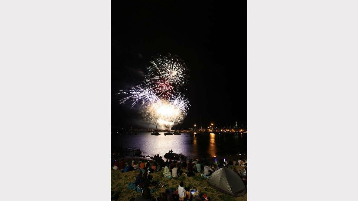 WOLLONGONG: Fireworks at Belmore Basin end 2013 and bring in 2014. Photo: SYLVIA LIBER