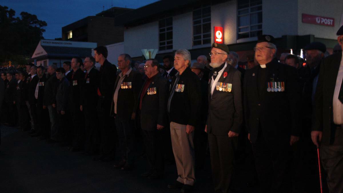 More than 2000 people flooded into Bunbury's CBD to pay their respects at the Anzac Day Dawn Service from 6am this morning. Photo: Bunbury Mail.