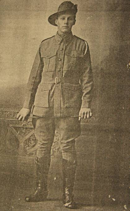 Clinch signed up at the age of 19 in the Moora post office in February 1917, and was assigned to the 19th light horse regiment.