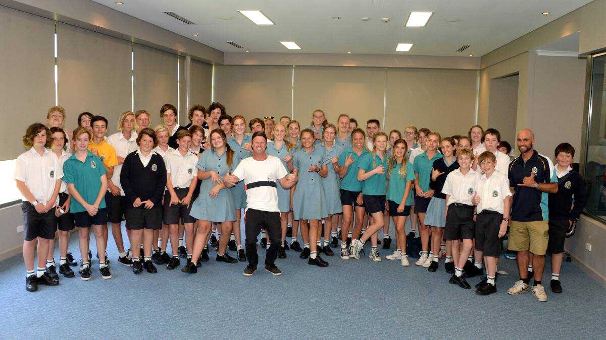 Taj Burrows visited GMAS to encourage the enthusiasm of the new squad towards their surfing techniques.