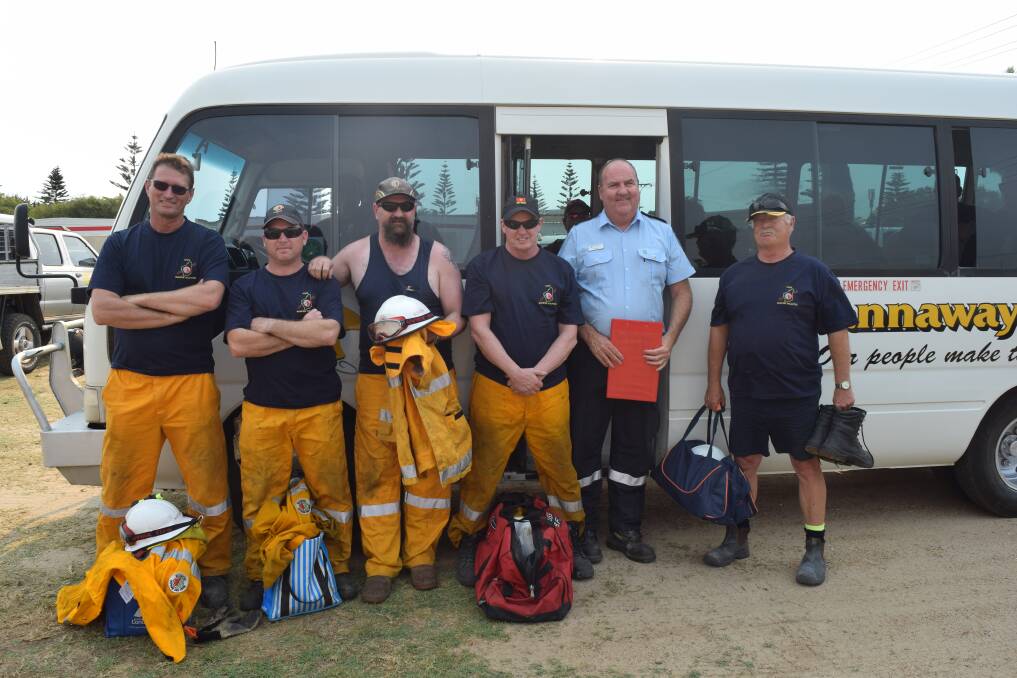 City of Busselton community fire and emergency services manager Tim Wall briefing the Busselton volunteer fire fighters before they head towards the Waroona fire.