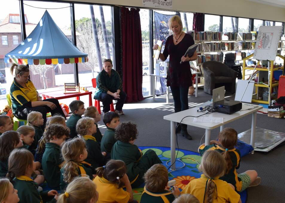 Wendy Binks visited Collie Schools as part of book week celebrations. 