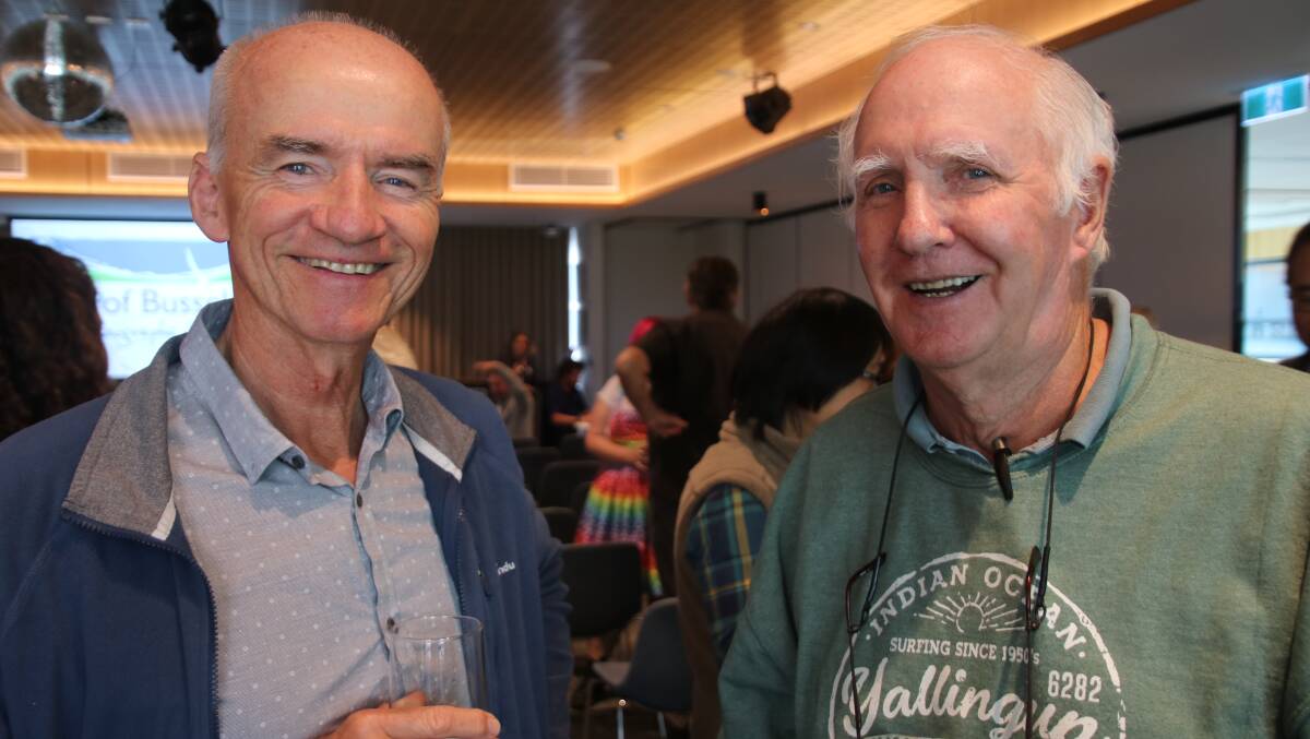 Talking science: Chris Burton and Ian Wiese from Geographe Marine Research. Picture: Supplied.