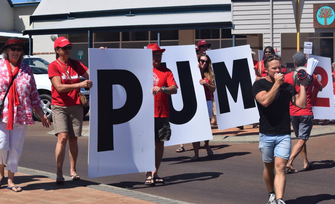 Puma2Go held protests along Dunn Bay Road against a third petrol station from being built in the town centre.