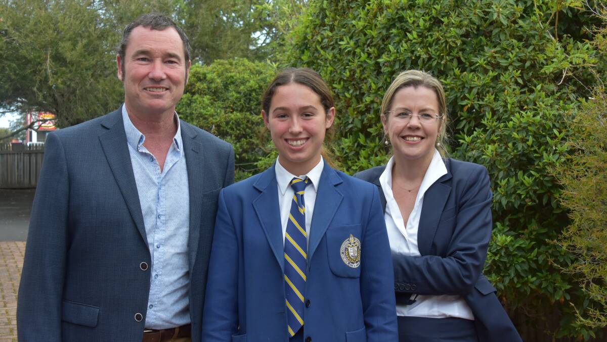 Parent Con Keane, his daughter Tessa and Vasse MP Libby Mettam, are concerned about a School Bus Service review examining routes that take children from as far as Augusta to Bunbury Cathedral Grammar School.