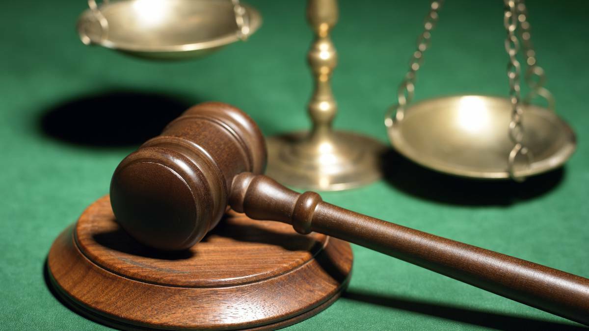 A man pleaded guilty for selling vehicles without a proper dealing licence.