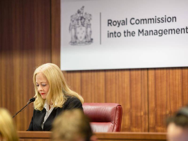 Vic police legal team denies withholding material from the Royal Commission into use of informers.