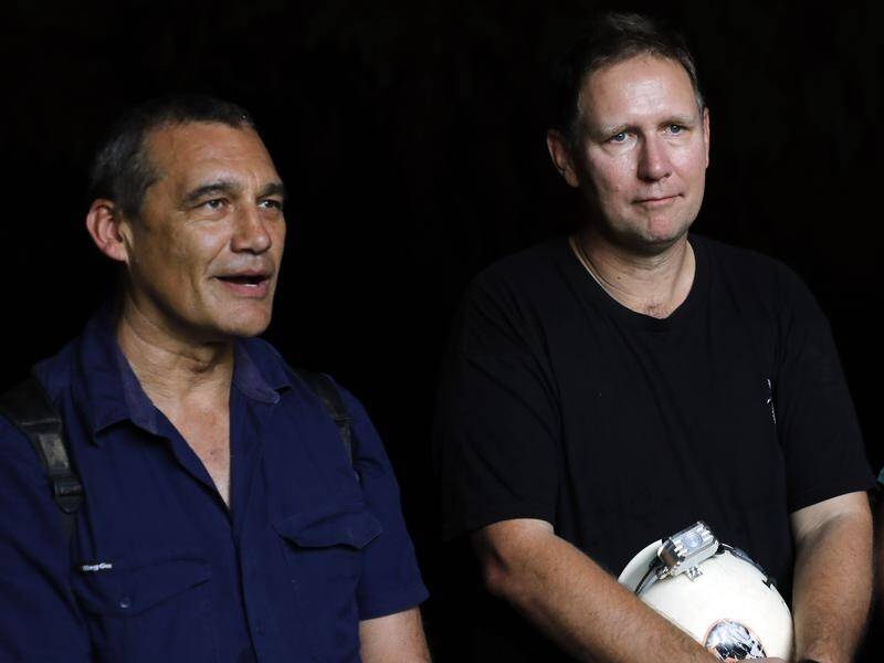 Craig Challen (L) and Richard Harris helped rescue 12 boys and their soccer coach from a Thai cave.