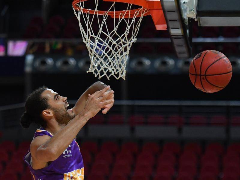 Xavier Cooks has signed a new deal with last season's NBL grand finalists Sydney.