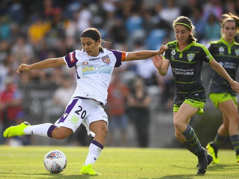 Sam Kerr (L) has led Perth to a near-miracle W-League comeback in a 4-4 draw with Canberra United.