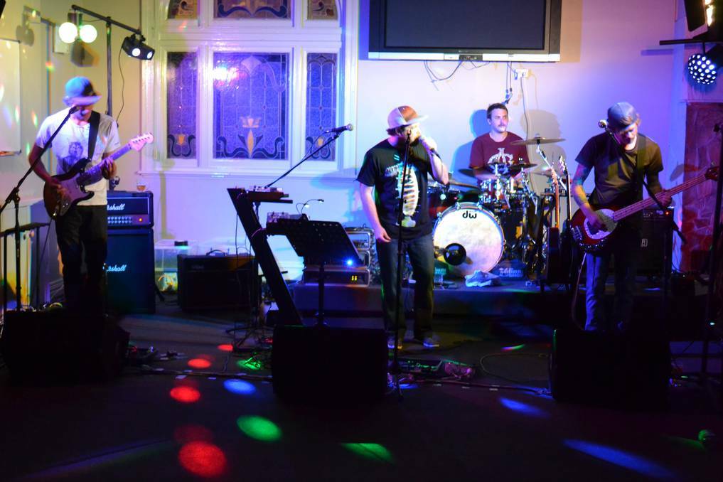 Fake Chow wowed the crowd at the Wagin District Club. Photo: James Taylor/Wagin Argus.